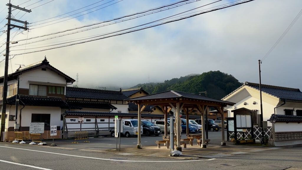 武田市内・駐車場